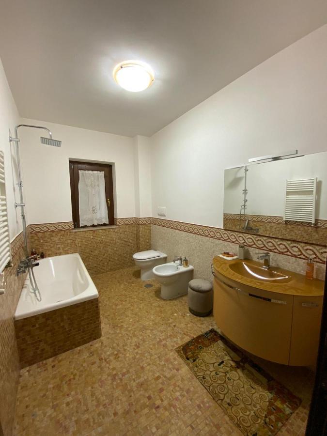 B&B Rossella Montoro Inferiore Bagian luar foto