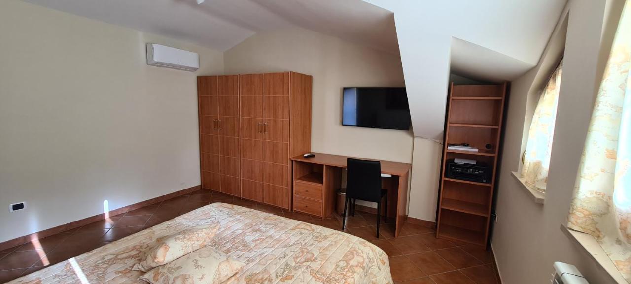 B&B Rossella Montoro Inferiore Bagian luar foto